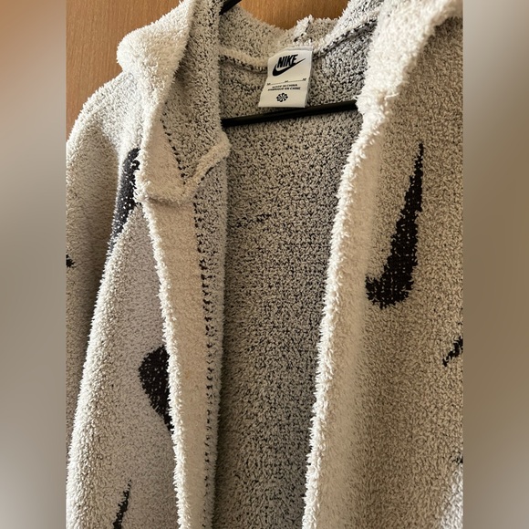 Nike Sportswear Phoenix Cozy Bouclé
Women's Loose Long Knit Cardigan - Picture 3 of 4